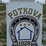 Holiday home Potkova *