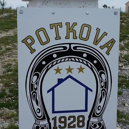Holiday home Potkova *