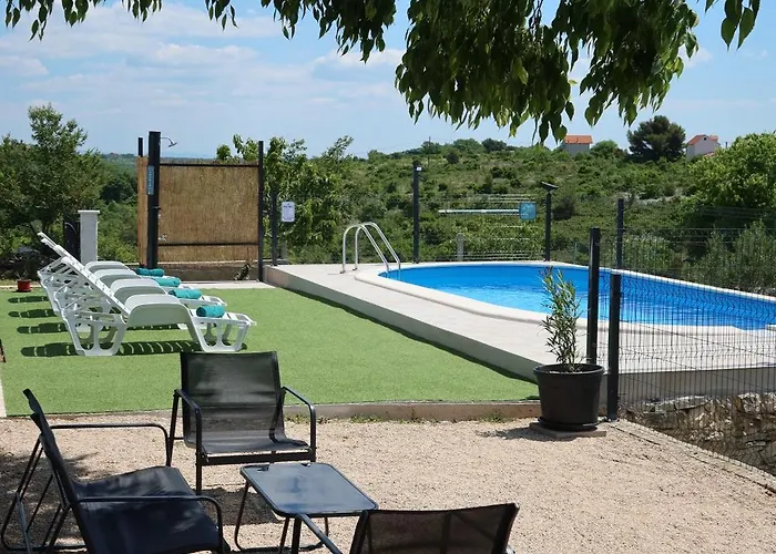 Vakantiehuis Potkova Ladevci